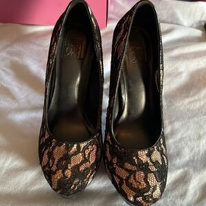 Speed Limit 98 high heels women size 7